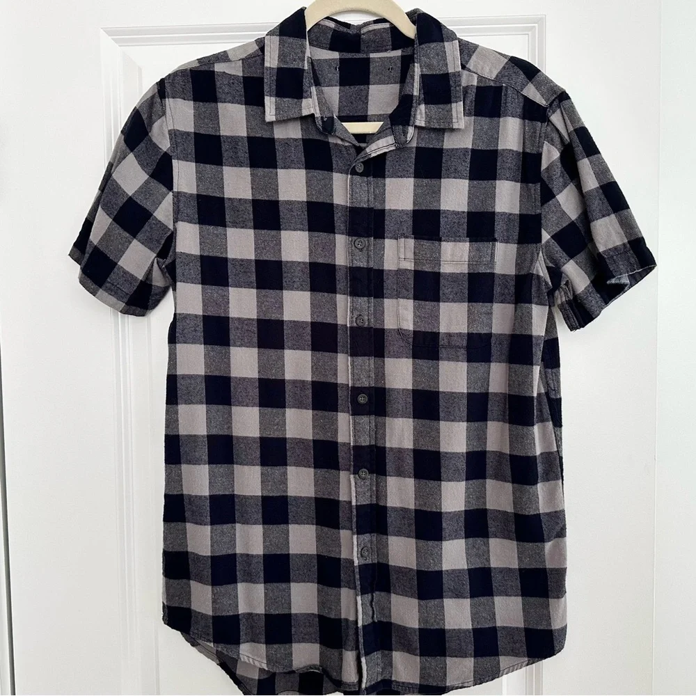 Navy Blue & Grey Buffalo Plaid Checkered Flannel Short Sleeve Button Down Shirt